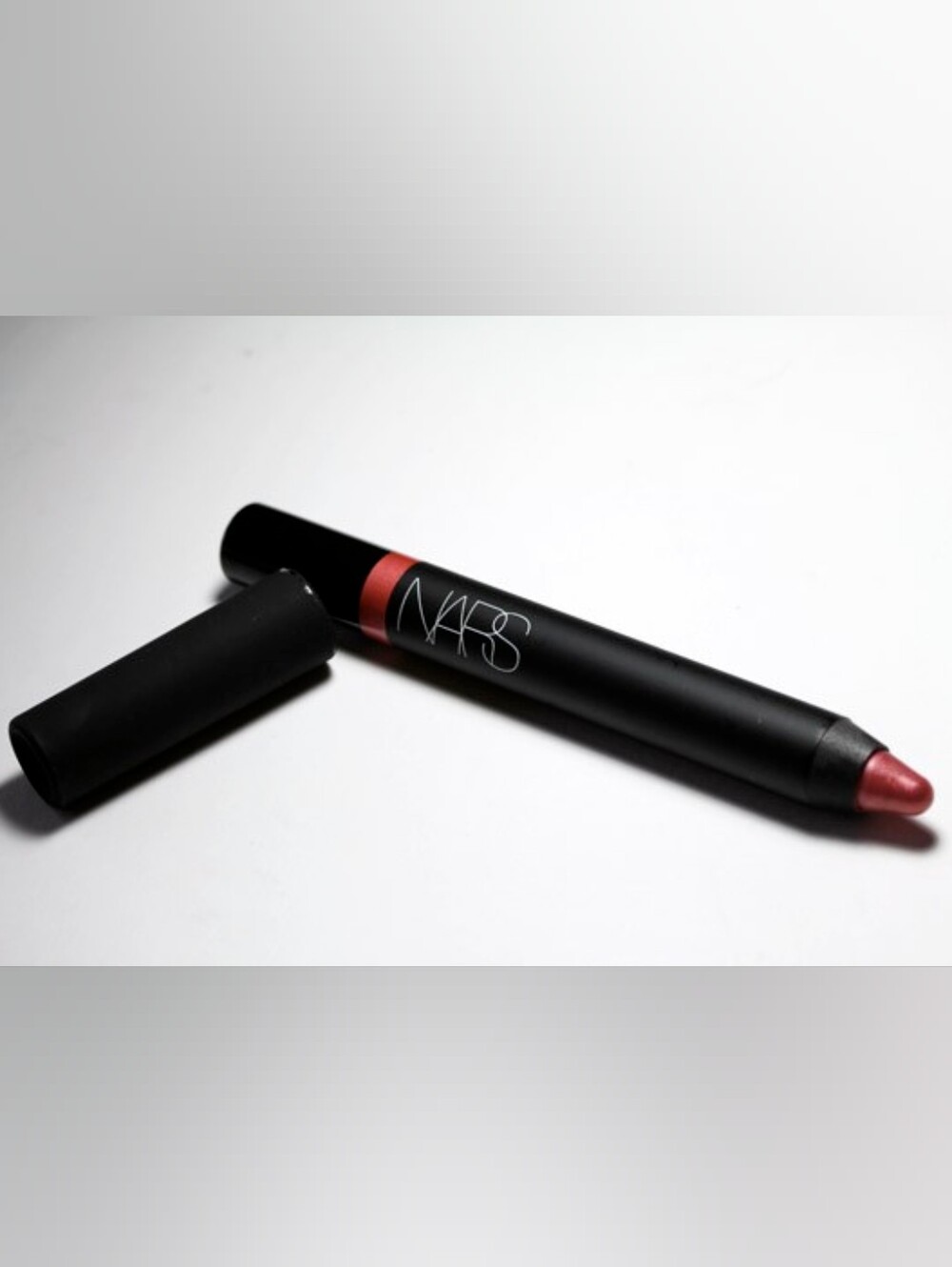NARS Velvet Gloss Lip Pencil In Frivolous